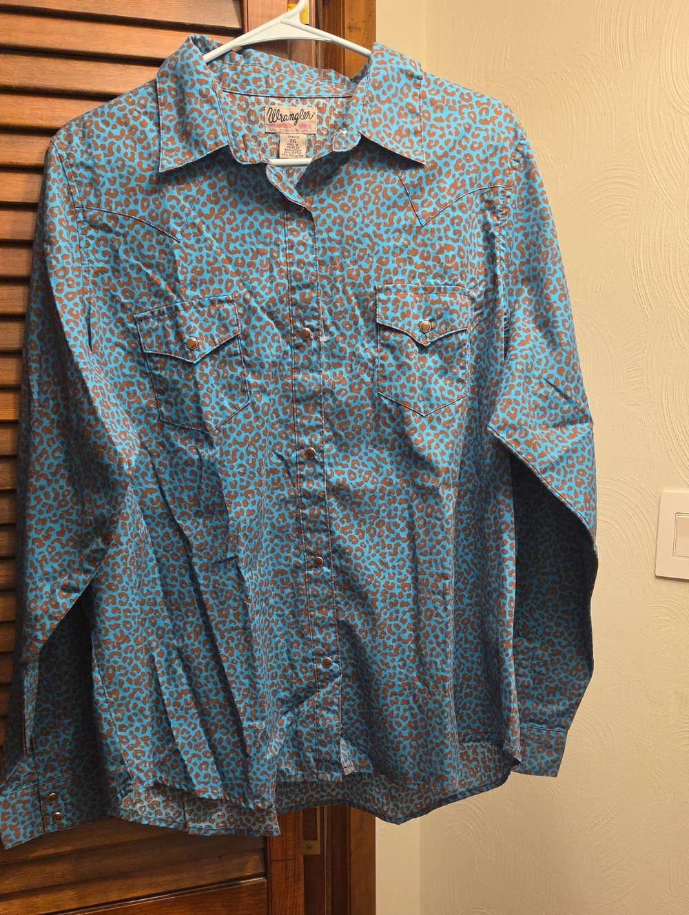 Wrangler Wrancher Women’s Turquoise and Brown Leopard Print Button-Down Shirt